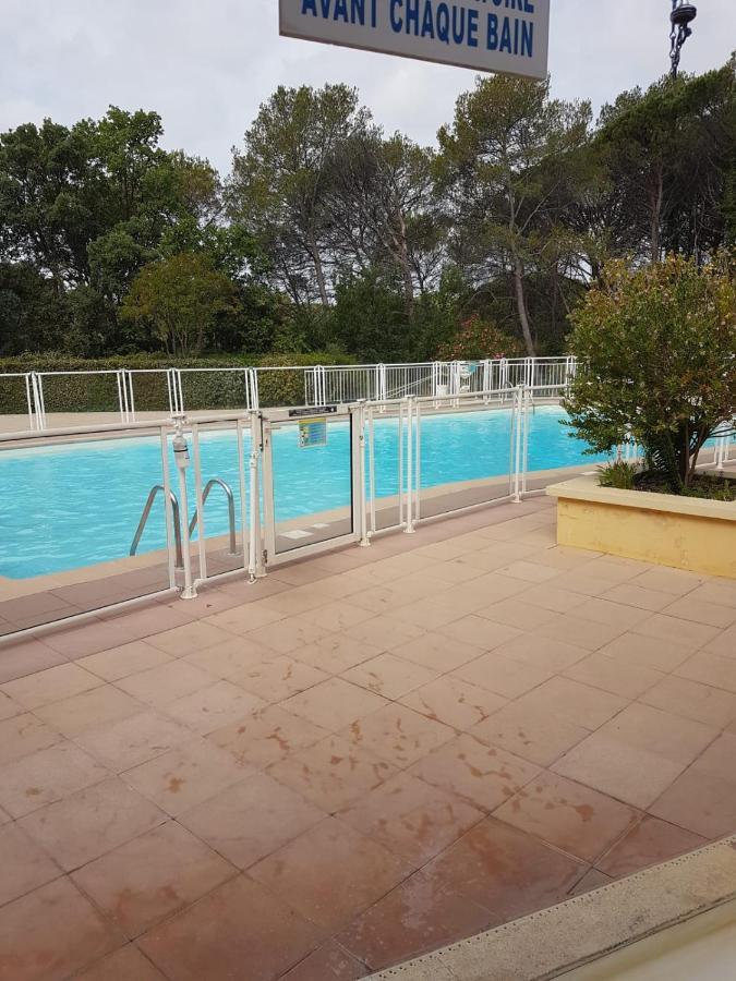 Charmant Studio Dans La Residence Haut Du Golf Saint-Raphaël エクステリア 写真