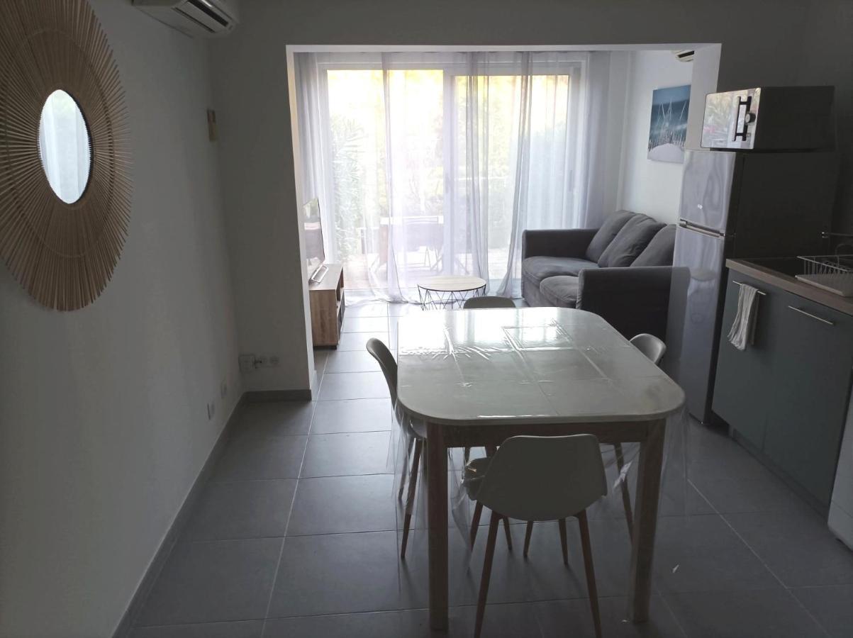 Charmant Studio Dans La Residence Haut Du Golf Saint-Raphaël エクステリア 写真