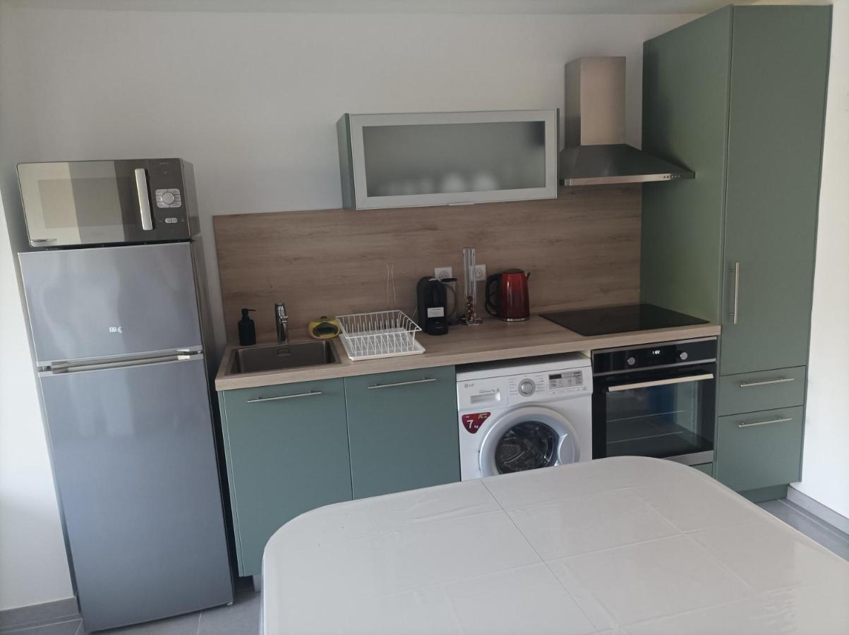 Charmant Studio Dans La Residence Haut Du Golf Saint-Raphaël エクステリア 写真